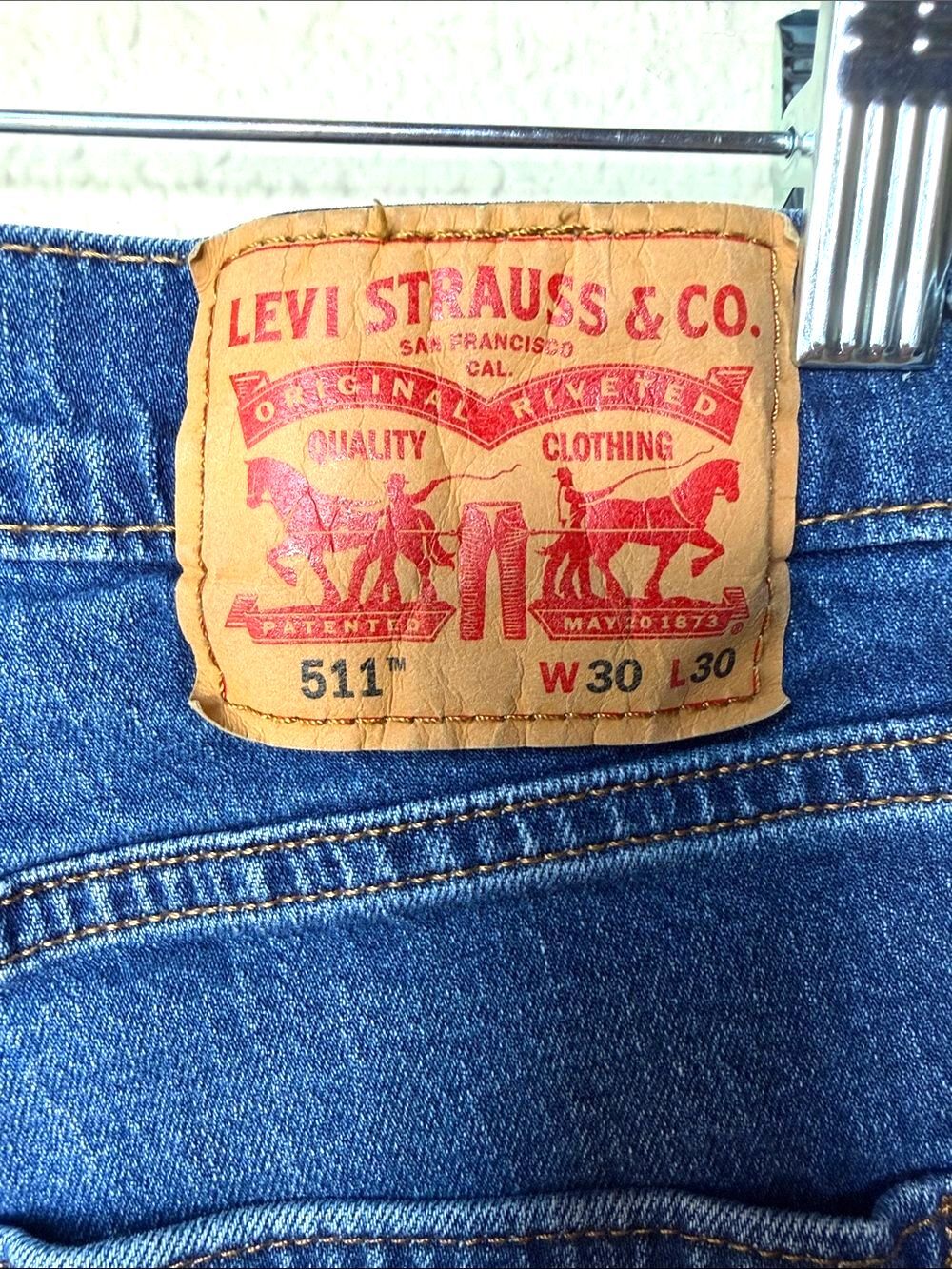 Levi's 511 Slim Fit Men's Jeans 30x30 Classic Red Tab Blue Denim Streetwear - Picture 3 of 5